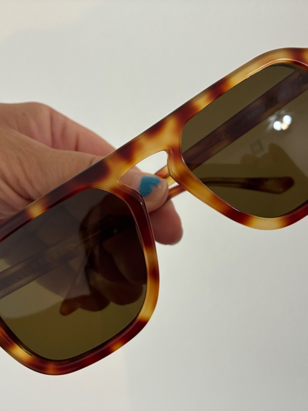 Krewe Zander Sunglasses in Hawksbill - Unisex - Picture 5 of 8